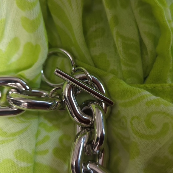 Toggle thick silver necklace. - Picture 2 of 5